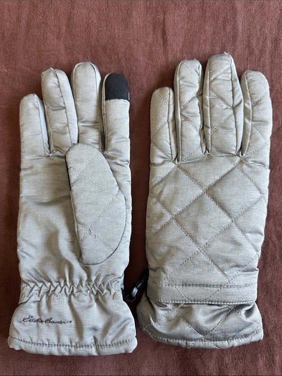 Eddie Bauer Accessories - Eddie Bauer Quilted Silver Warm Gloves. 2 Hidden zip pockets & Touchscreen tech